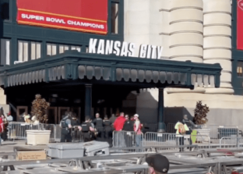 Shooting at Kansas City Chiefs Parade Leaves 1 Dead, 9 Injured – Law Officer